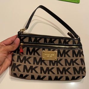 Michael Kors wristlet/pouch